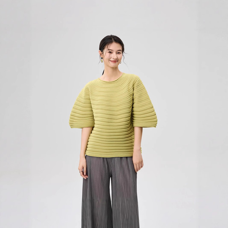 Scandinavian Style Casual Pleated Texture Fresh Round Neck Short-Sleeved T-Shirt Women's New Mushroom Knitwear Fashion Top