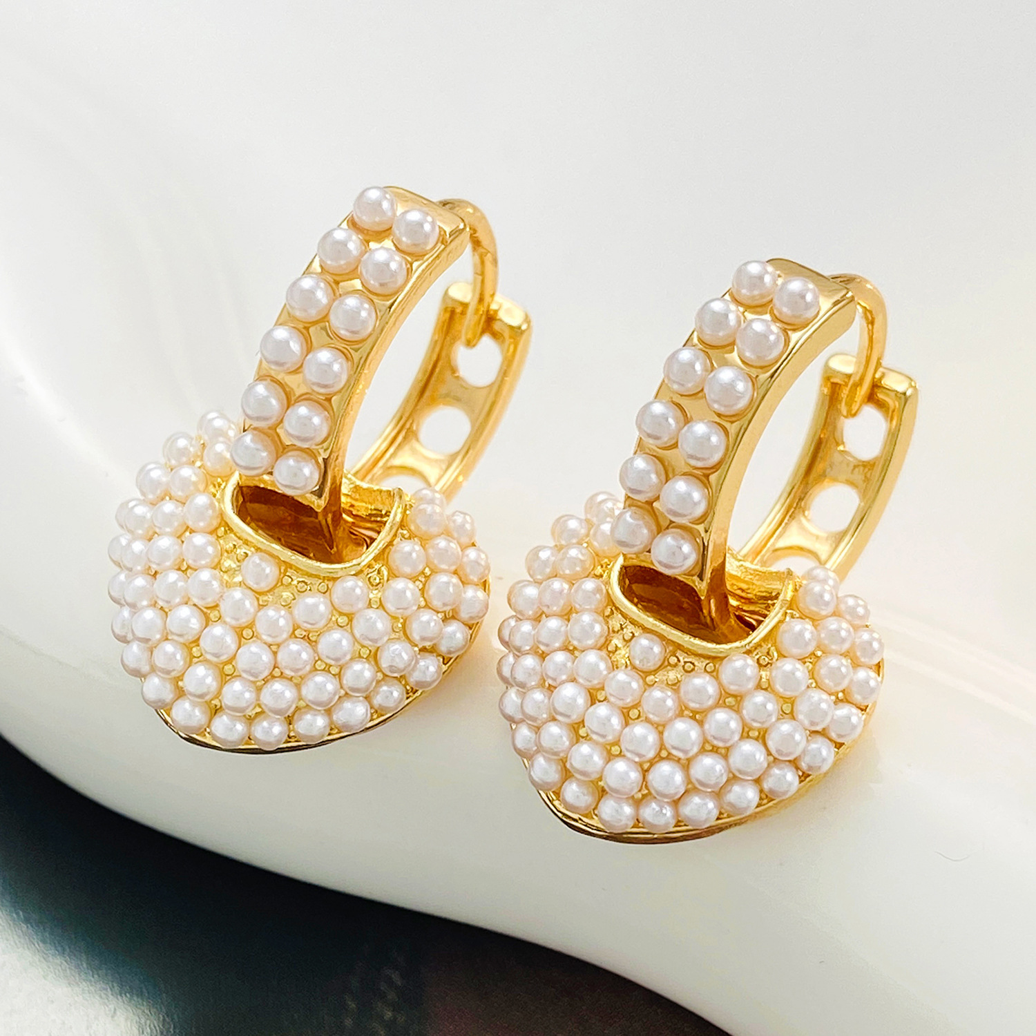 Plating, Inlay Design 1 Pair Elegant Retro Heart Shape Plating Inlay Alloy Artificial Pearls Earrings