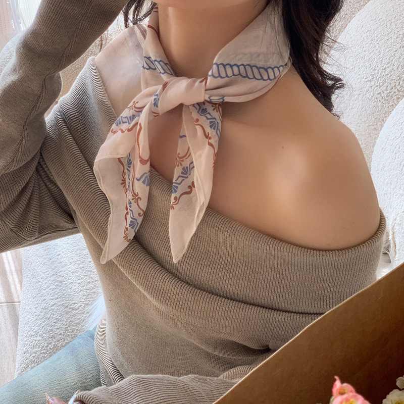 Buñuelo cuadrado de seda de alta sensación primavera y otoño flores cortas lindas dulces buñuelos pastorales buñuelos de collar buñuelos de pañuelo de bolsa de banda flotante