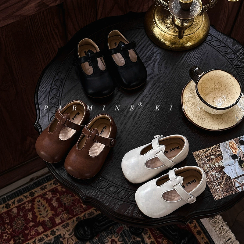 Кожаная девочка минималистская монохромная обувь принцессы весной и осенью новая девушка мягкая подошва маленькие кожаные туфли для девочек