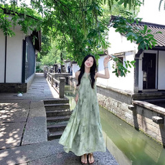 ホルターネックの新しい中国風の女性のノースリーブドレス夏のさわやかなデザインのサスペンダーグリーン花柄ドレス