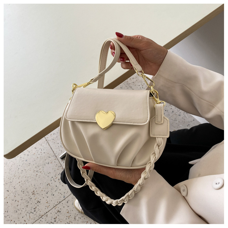 Wholesale Heart Buckle Fold One-shoulder Messenger Small Round Bag Nihaojewelry display picture 124