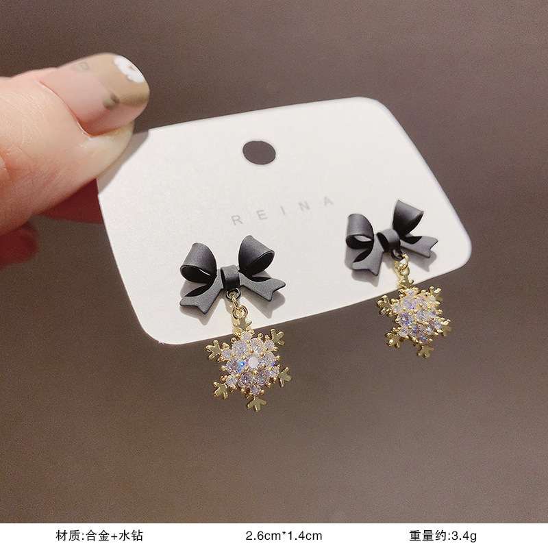 S925銀真珠の花のピアスの女性の贅沢な高級感があります。|undefined