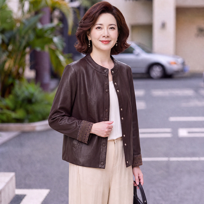 New stylish autumn PU leather jacket for mothers, middle-aged and elderly women's spring and autumn fashion round-neck soft leather cardigan jacket