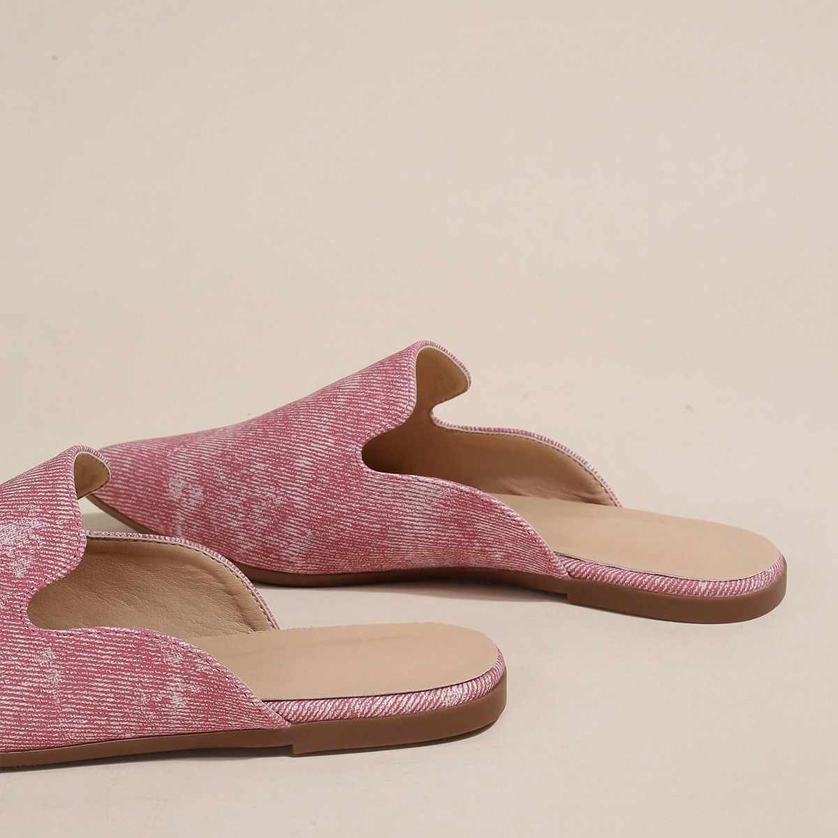 Naiste lamedad sussid Mugleri kingade ja poolsandaalidega_voghion.com