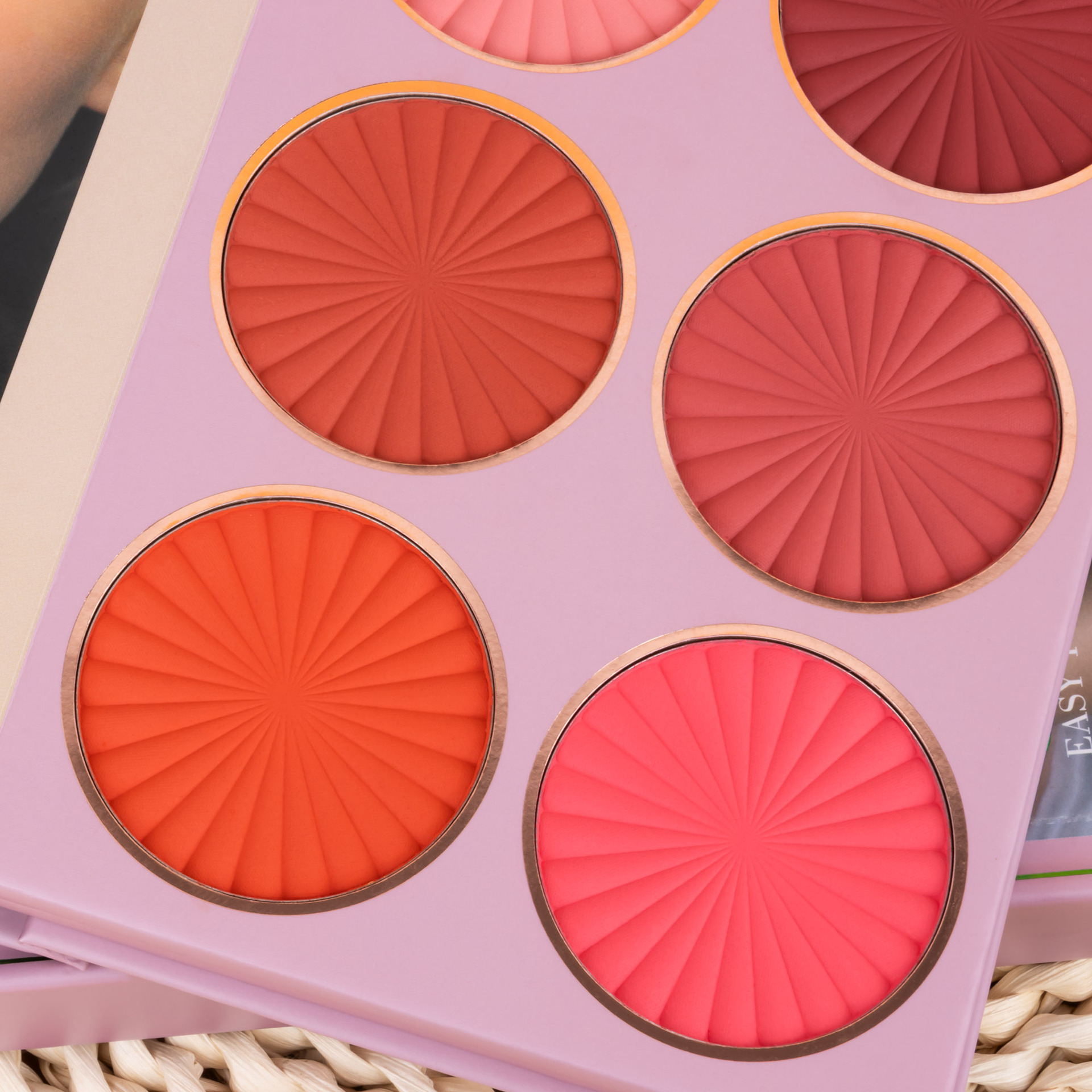 Cross-border bestseller: 67-color makeup palette, five-layer flip book eyeshadow palette, matte pearlescent blush, contour and highlight in one piece undefined