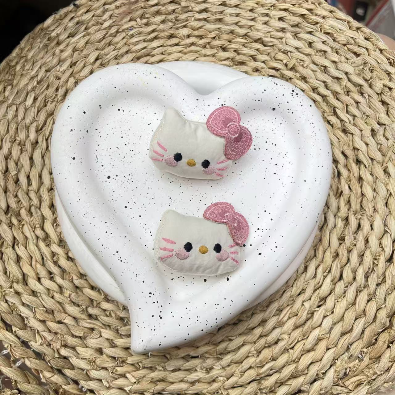 新款可爱充棉卡通刺绣蝴蝶结小猫咪儿童各种衣服外套配饰包包配件