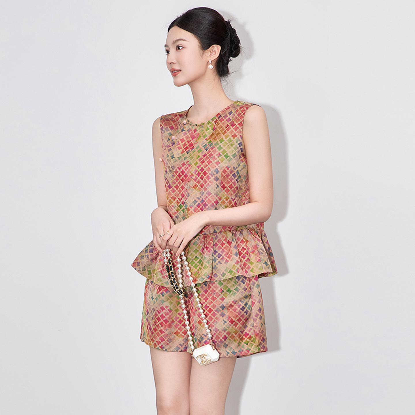 Bộ áo vest jacquard họa tiết cỏ bốn lá kết hợp quần short cạp thun nữ mùa hè — Cỏ bốn lá