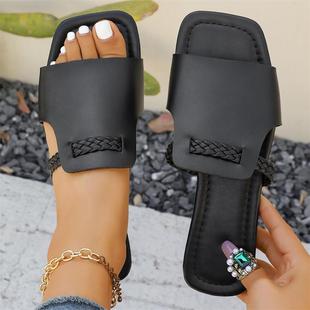 ���Q���Sƽ����Ь�r�аٴ�һ��ɳ����Ь���l�F؛Ladies slippers