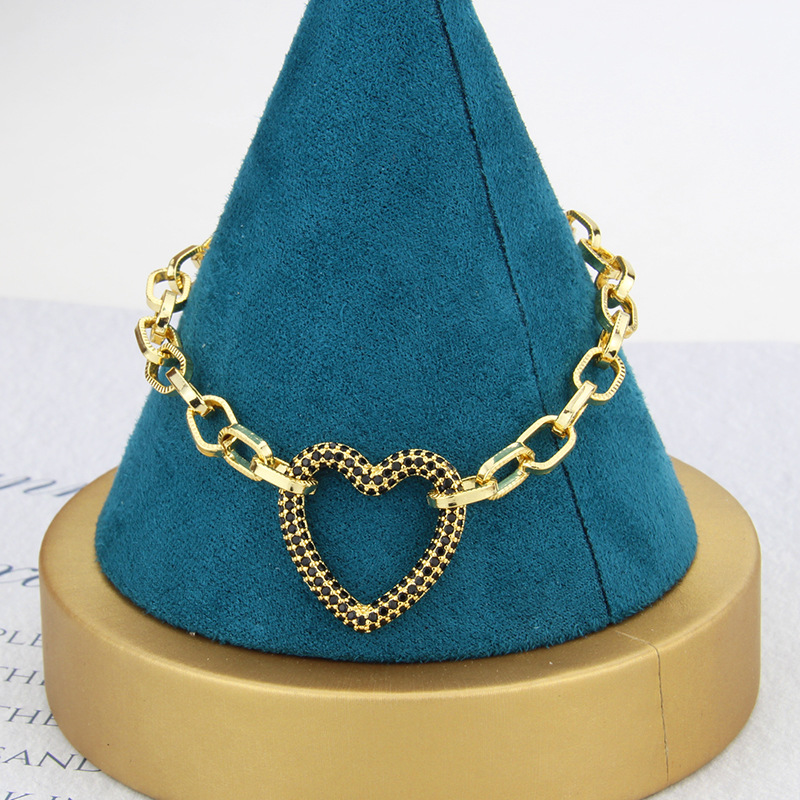 simple diamond heart-shaped bracelet