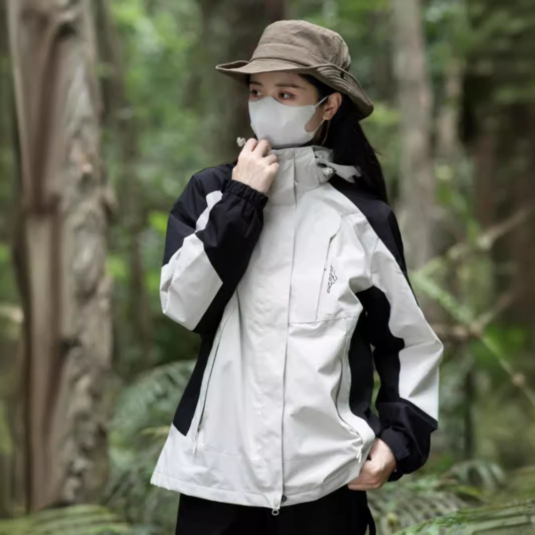 Spring, Autumn and Winter Charge Clothes Men's and Women's Three-in-One 2024 New Outdoor Mountaineering Suit Windproof fleece-lined Thickened Coat Trendy Brand