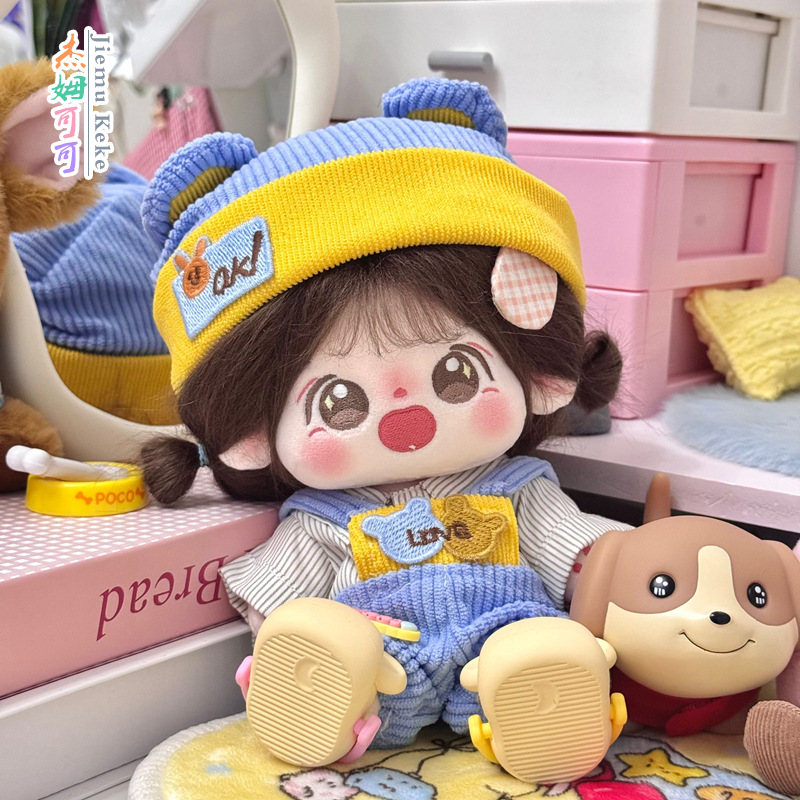 Синяя рубашка, комбинезон, шапка