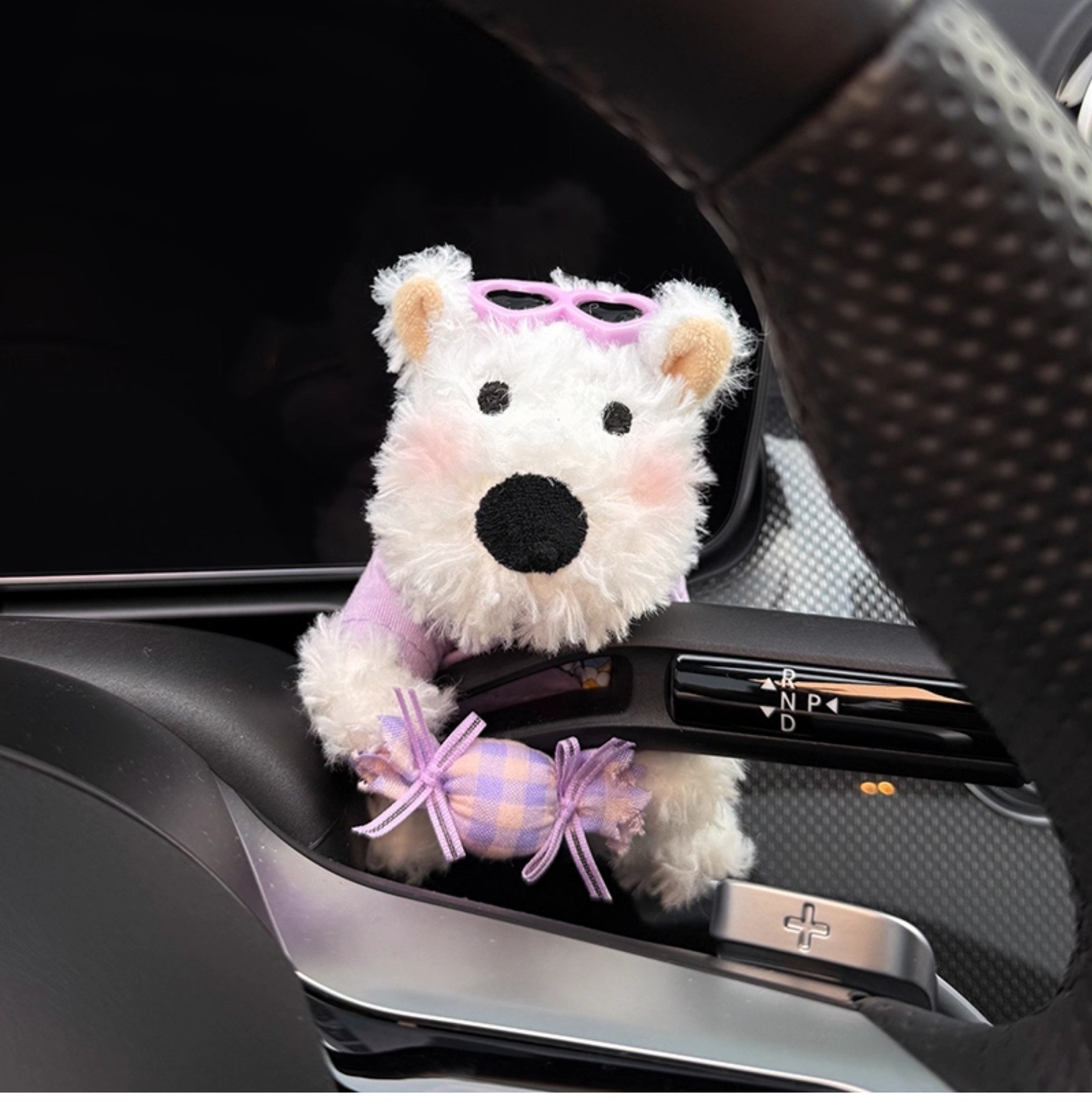 West Highland Terrier Car Dashboard Decoration Steering Wheel Ornament Puppy Doll Wiper Figurine Dashboard Decoration for Women