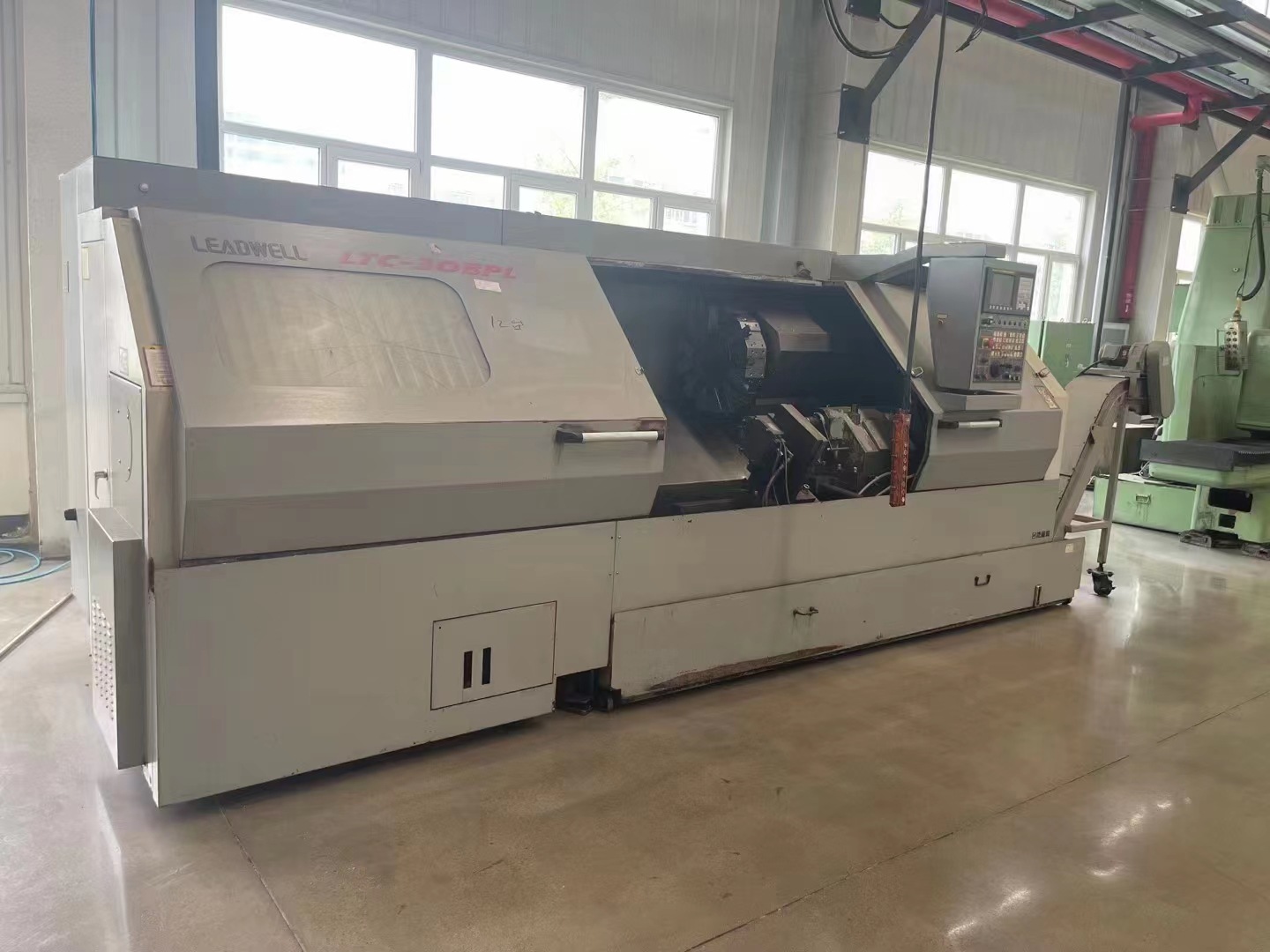 处理二手丽伟LTC-30PL数控斜身车二手斜轨车