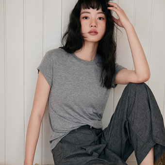 夏季天丝羊毛短袖t恤女圆领设计感修身连袖2025新款纯色舒适上衣
