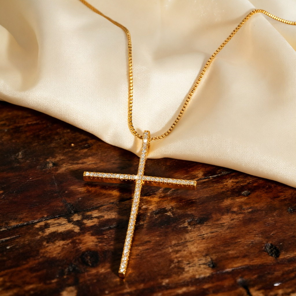 Elegant Cross Pendant Necklace With Zircon For Daily Wear_voghion.com