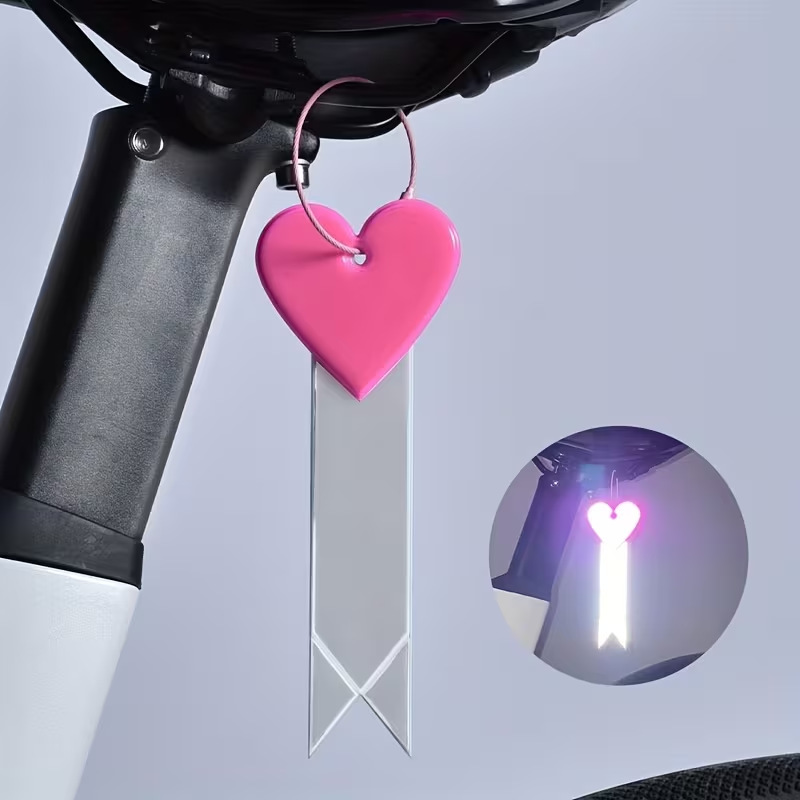Backpack Pendant, Heart-Shaped Reflective Streamer, Keychain, Fan Merchandise, Bicycle Tag, Reflective Strip, High Brightness Long Strip Backpack Pendant, Heart-Shaped Reflective Streamer, Keychain, Fan Merchandise, Bicycle Tag, Reflective Strip, High Brightness Long Strip