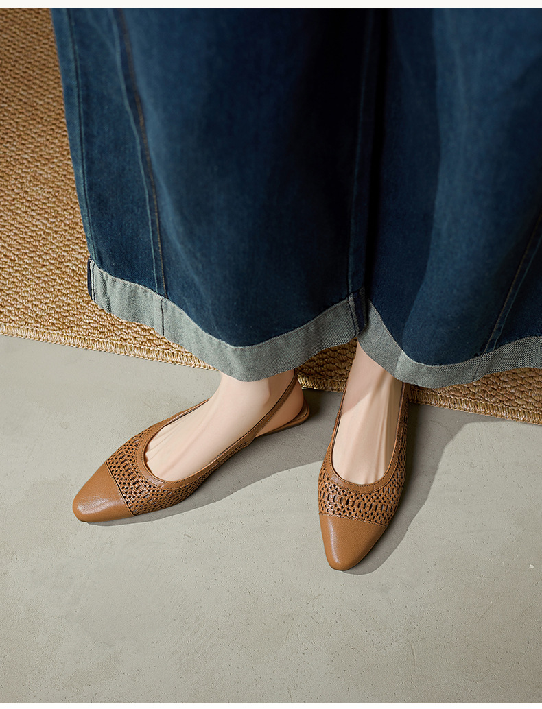 Sandal nữ phong cách vintage mũi kín hở gót đế bệt — Màu caramel chi tiết 2