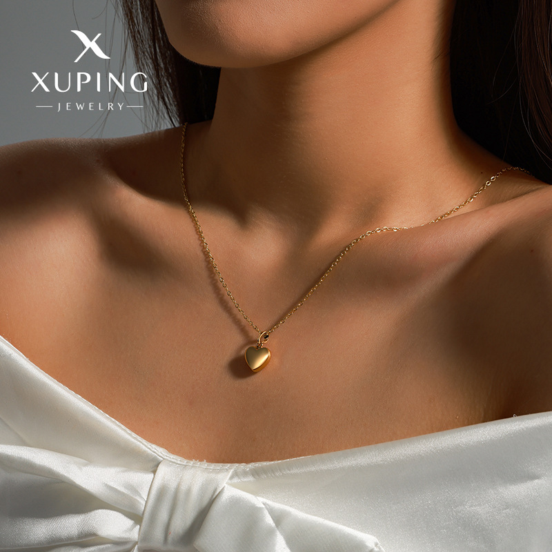 Xuping oro tridimensional corazón simple estilo ligeramente lujoso nicho de alto nivel collar colgante clavícula