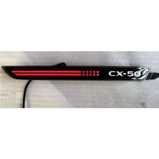 Aplicable a 23 años Mazda cx-50 parachoques trasero luz de freno luz de advertencia luz trasera