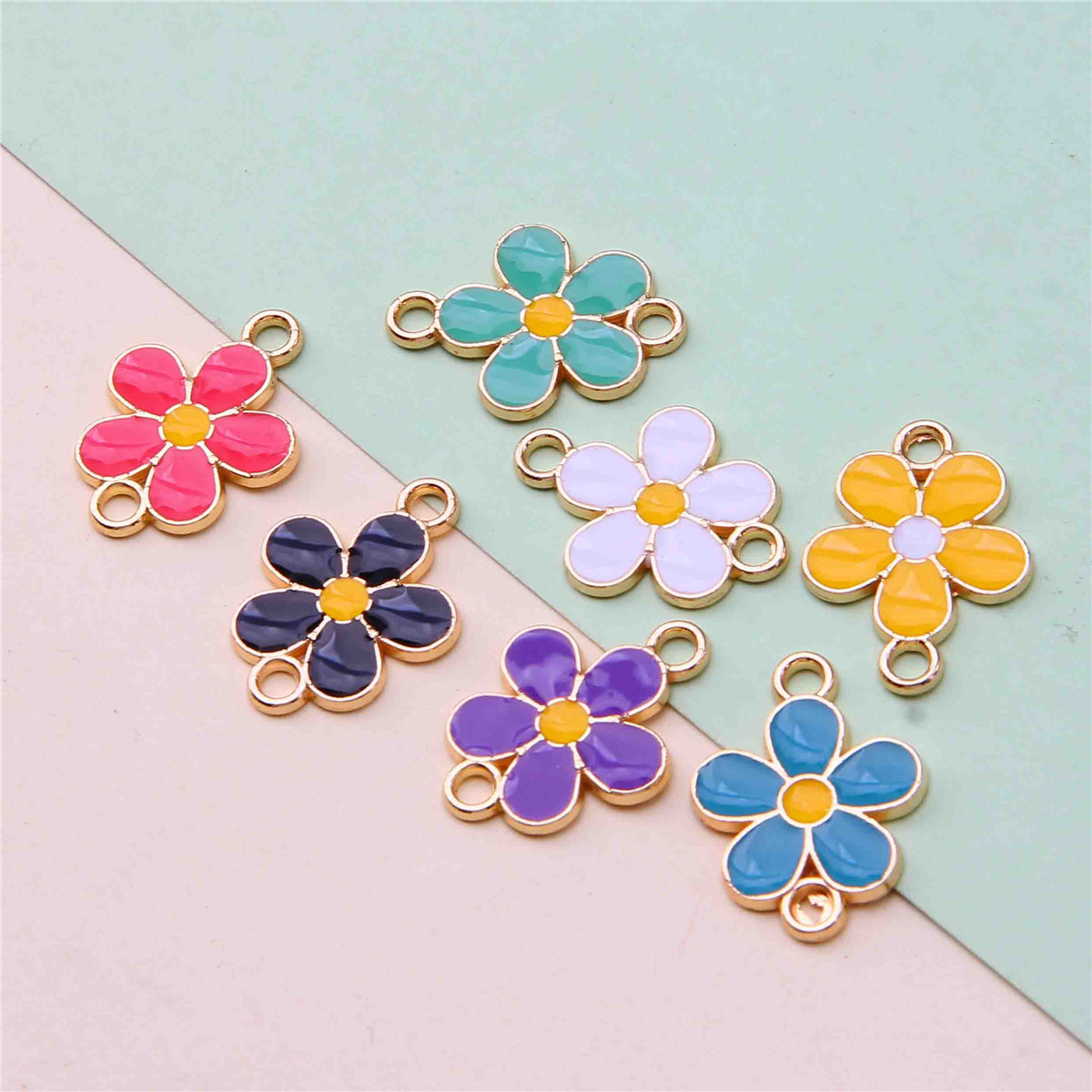 Colgante de doble colgante de aleación de goteo de aceite unilateral de cinco pétalos de flores coloridas flores DIY para hacer orejas colgante material de colgante de pulsera