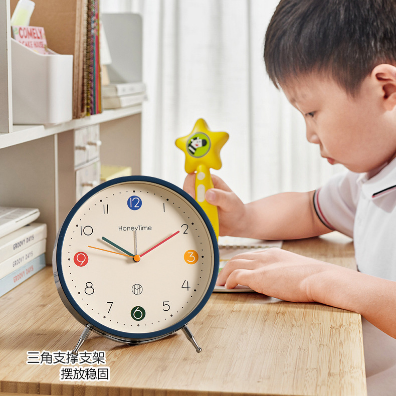 Reloj de despertador de escritorio oscilante 2023 nuevo artefacto de despertar para estudiantes de secundaria secundaria niños niños colocan reloj de escritorio
