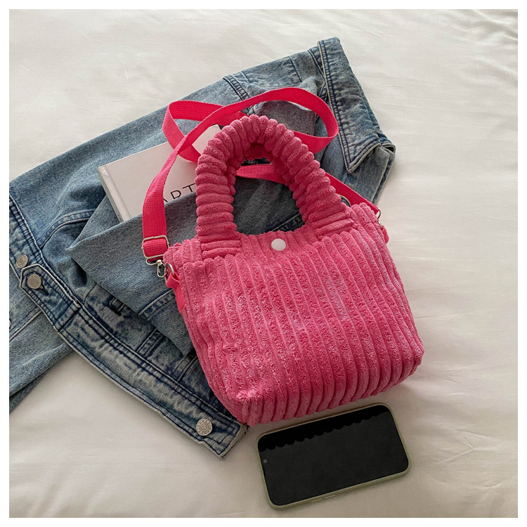 2025 New niche and fresh bucket bag, cute, fashionable and casual crossbody bag, versatile solid color handbag wholesale undefined