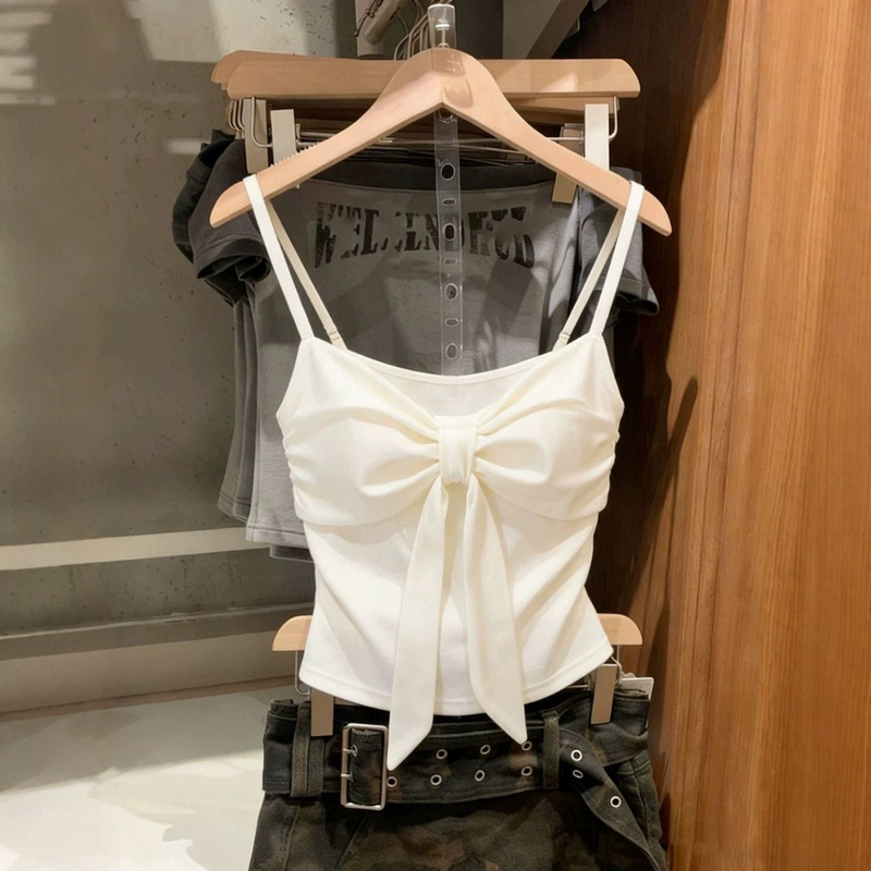 Sweet and spicy style, bow-tie detail, camisole top with built-in bra, slim-fit, trendy top for women, 2026 spring/summer new collection Sweet and spicy style, bow-tie detail, camisole top with built-in bra, slim-fit, trendy top for women, 2026 spring/summer new collection