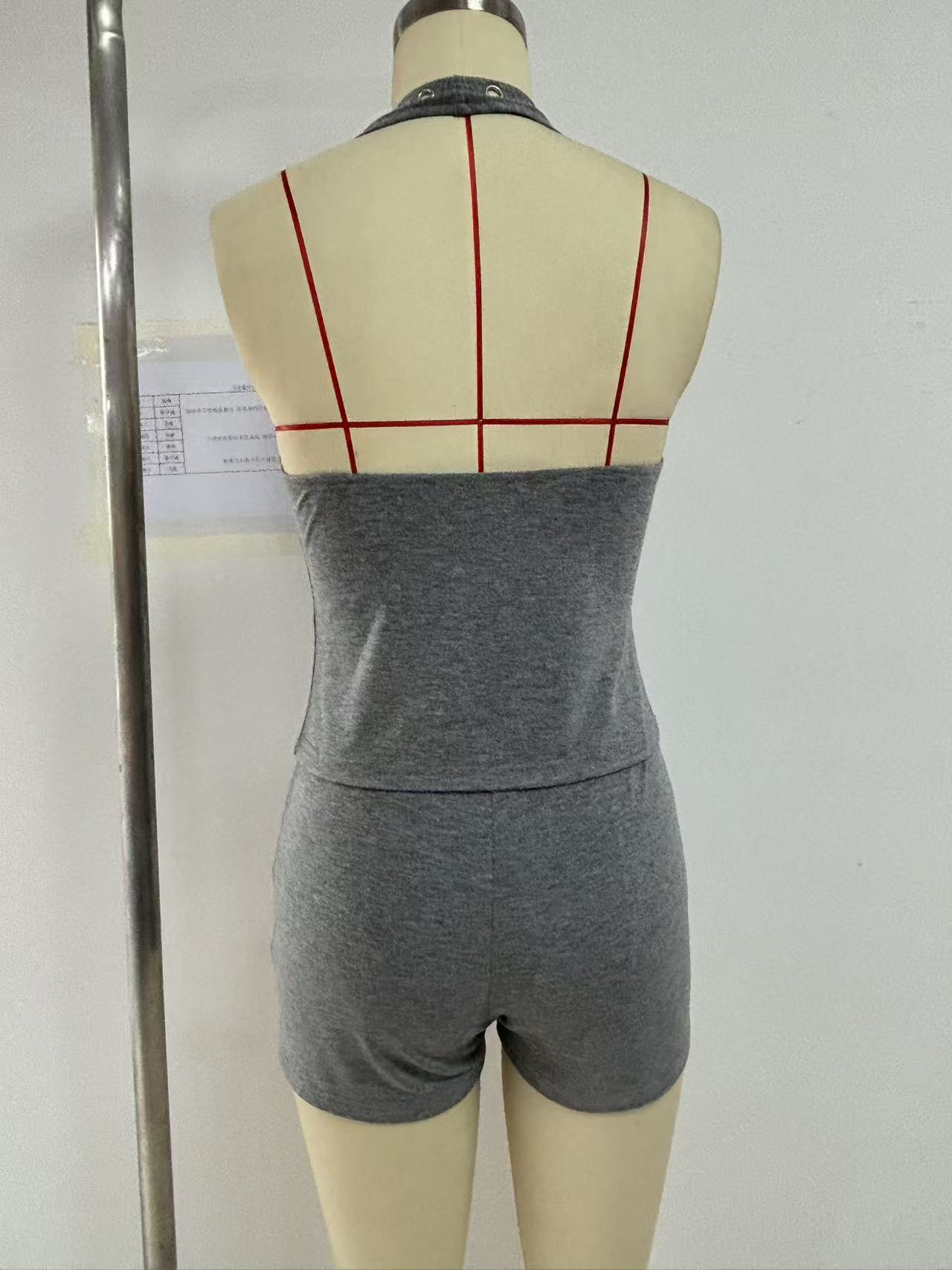 European And American Style Women's Slim Fit Halter Neck Tank Top Metal Hollow out Design Summer Hot Girl Fashion Top_ecoleips.com