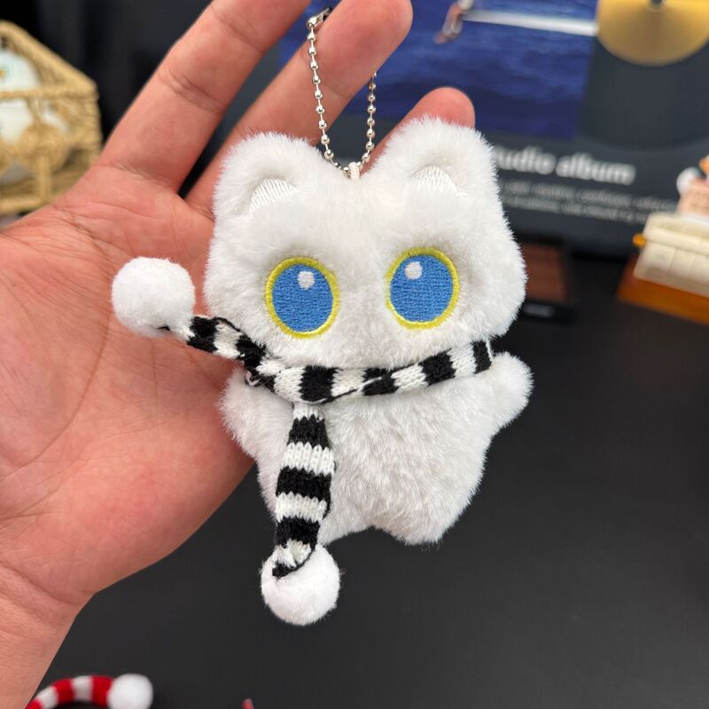 爆発的な大きな目の黒猫のぬいぐるみのぬいぐるみのストラップがかわいいキーキーキーと呼ばれています|undefined