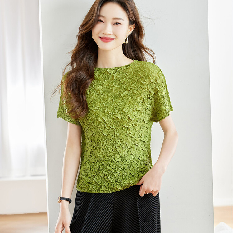 Design knitted fashionable T-shirt