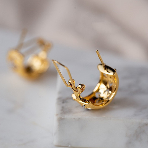 European and American Retro Italian Crafted Brushed Gold Plated Luxury Four-Leaf Clover Diamond Stud Earrings