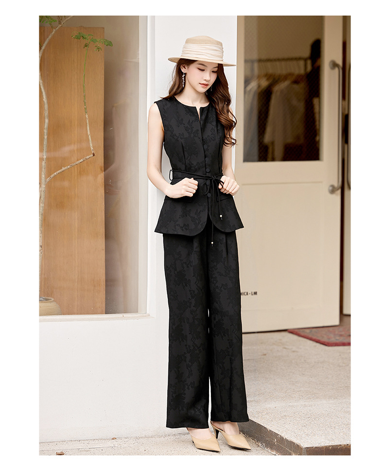 Bộ quần áo hai mảnh nữ phong cách tân cổ điển Trung Hoa – áo gile họa tiết jacquard kết hợp quần ống rộng — màu đen, màu trắng, màu vàng chi tiết 21