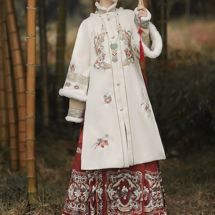 Luo Zhu Оригинальная Hanfu Girl [киноварь] с круглым вырезом и зимним теплым воротником