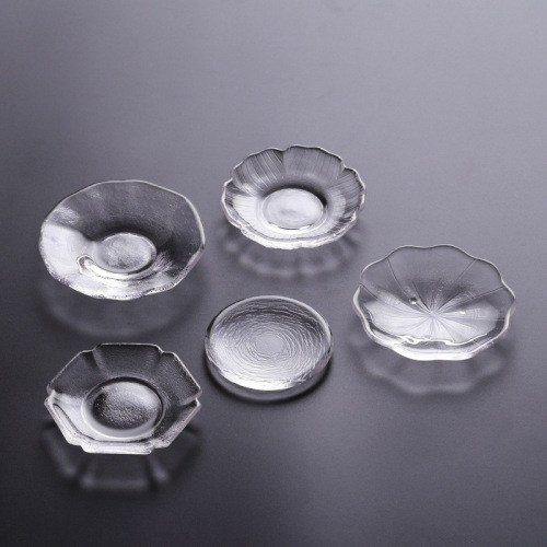 Japanese heat-resistant glass teacup coaster with handmade hammered texture, transparent heat-insulating cup holder, creative tea coaster and cup plate