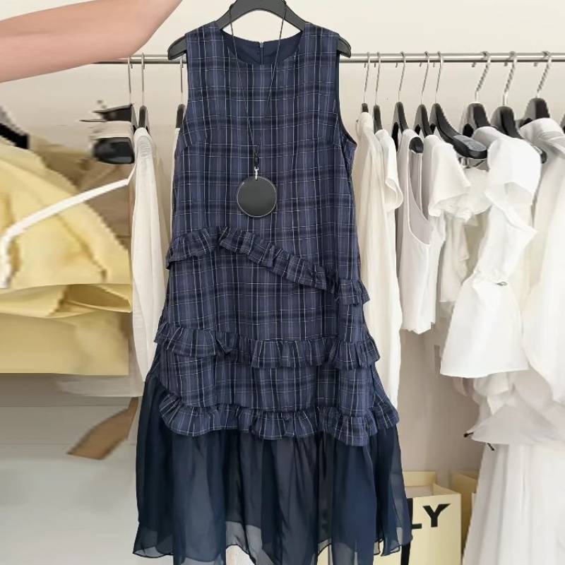 スプライシングチェック柄ノースリーブドレス女性の夏の新ヴィンテージルーズフリルチェック柄ベストロングドレス 2025|undefined
