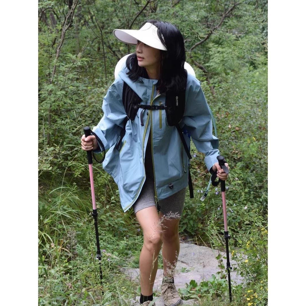 Women's Three-In-One Hardshell Windproof Waterproof Hiking Functional Jacket with Hood, Similar to Kongshan Yu