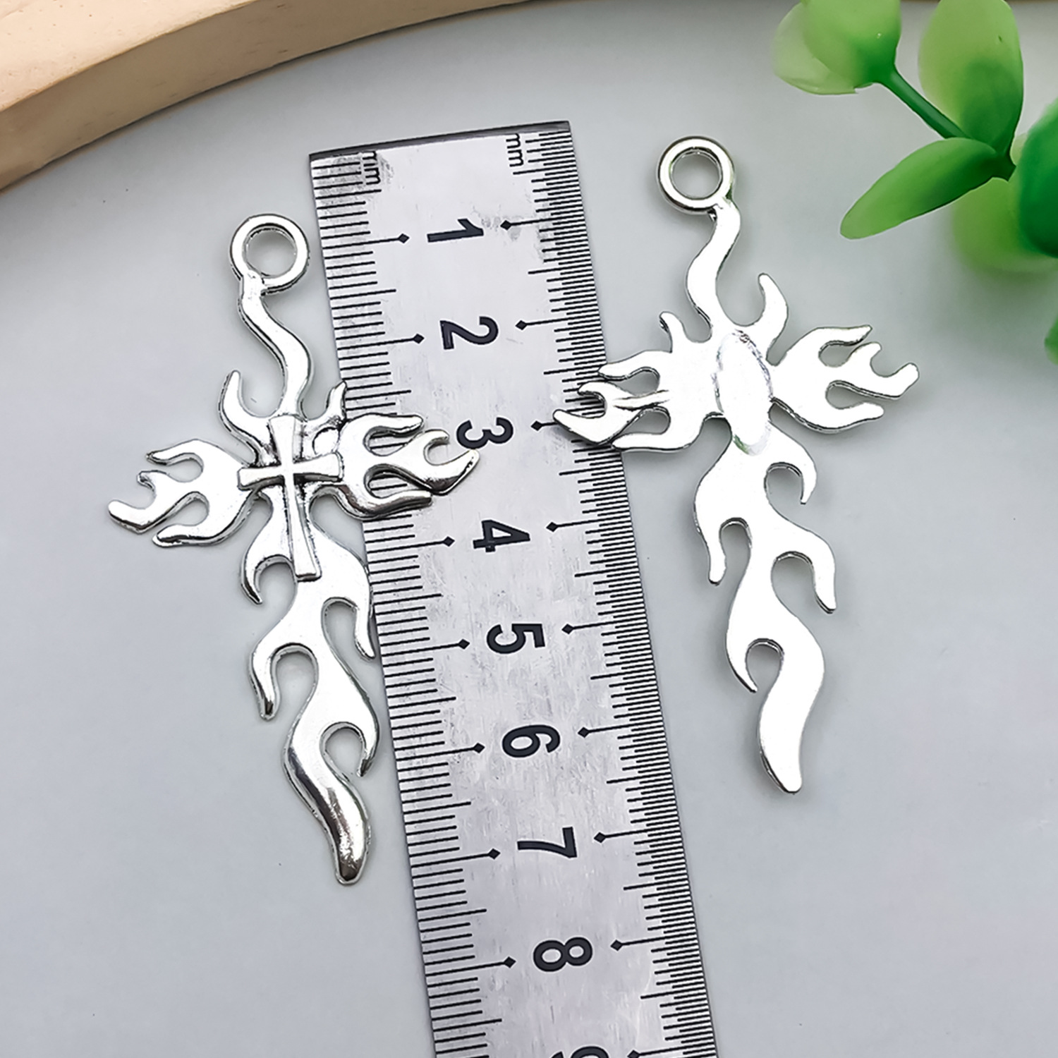 1 ancient silver flame cross 35x62mm-5.3g-b2