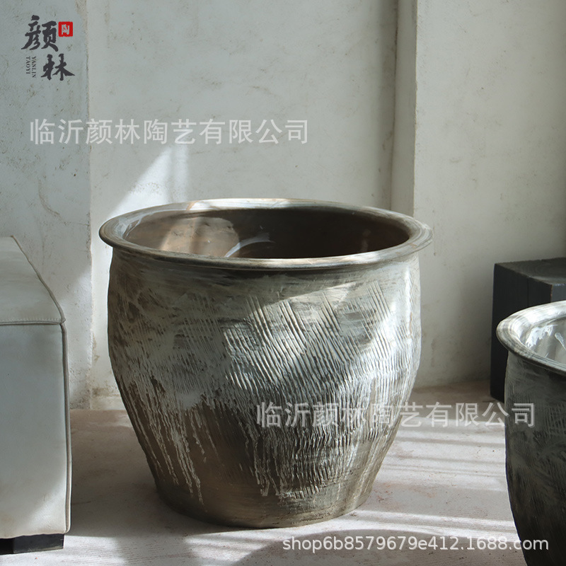 Retro Courtyard Large Pottery Jar Water Tank Handmade Earthen Jar Breathable Fish Tank Water Lily Tank Garden Landscaping Tree Planting Large Basin Retro Courtyard Large Pottery Jar Water Tank Handmade Earthen Jar Breathable Fish Tank Water Lily Tank Garden Landscaping Tree Planting Large Basin