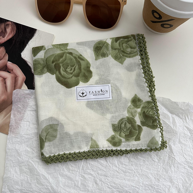 Verde rosa con hojas