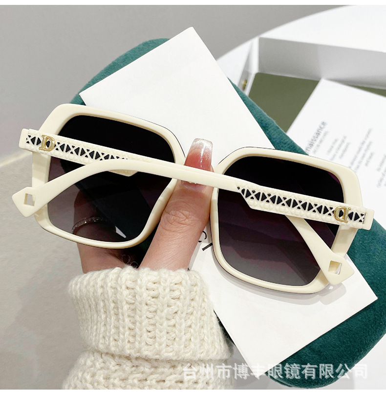 2023 New Fashionable Polarized Sunglasses with Fine Sparkling Small Fragrance, Ultra Light Sunglasses, Showcasing Style,_voghion.com