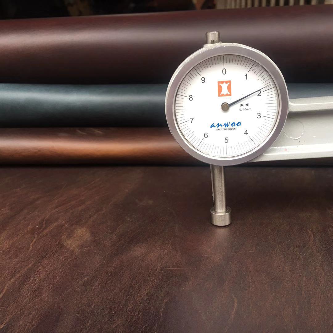 头层2.0MM疯马牛皮现货多款油蜡疯马牛皮批发 变色复古疯马皮皮料