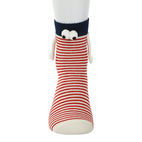 Spring and autumn stripe hand-held socks women's ins fashionable dopamine color magnetic suction hand-held couples girlfriends mid-tube women's socks