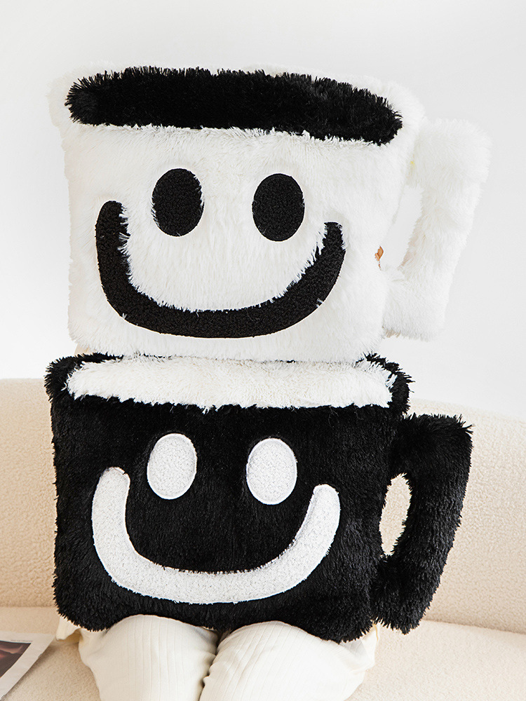 INS estilo cara sonriente taza de café almohada sofá cama cojín taza de té cojín de peluche juguete regalo de cumpleaños para compañeros de clase