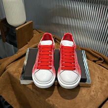 ������С��Ь�г����r���¿�ٴ�T�f��Ь��ƤС���OӋ�ɸ����eЬ