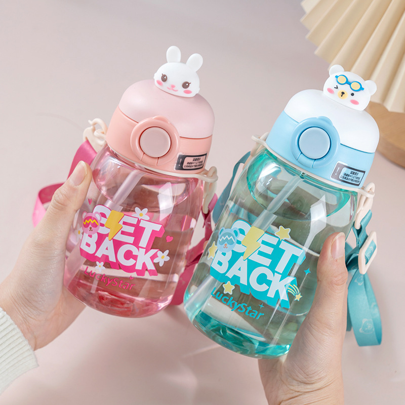 Yitong dibujos animados niños tazas de agua de plástico jardín de infantes bebés tazas de paja estudiantes portátiles muñecas lindas hervidas de agua