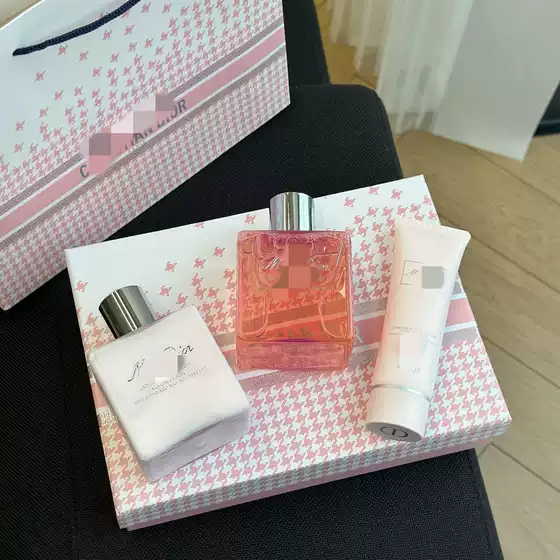 D's Floral Moisturizing Gift Set 3-Piece - Body Lotion 200ml + Hand Cream 50ml + Color-Changing Lip Balm 00