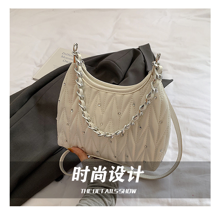 Fashionable diamond-encrusted diamond-shaped chain underarm bag 2025 Summer new style versatile daily commuting crossbody bag for women Item Picture