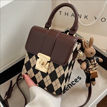 ���l��ʽС���OӋ����2025�¿�Ů�����б���б����W�t����С����