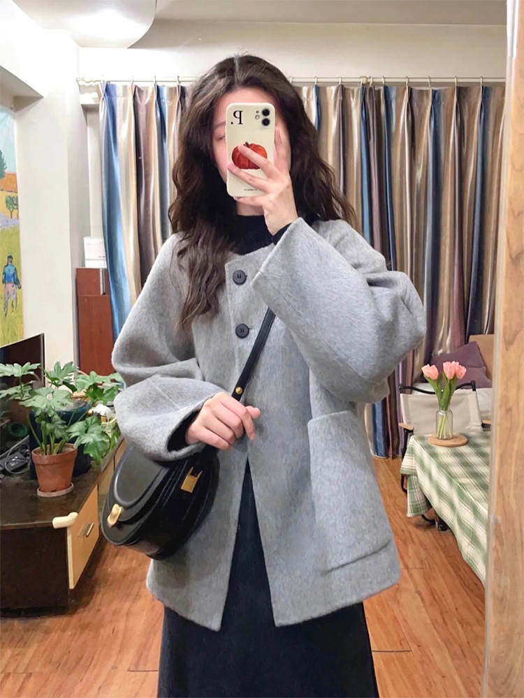 高级感灰色短款呢子大衣女秋冬季2026新款小香赫本风加厚毛呢外套